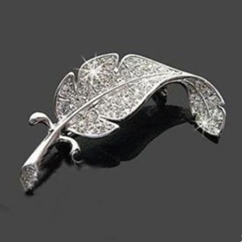 Korean Fashion New Female Crystal Bouquet Temperament Imitation Rhinestone Leaf Alloy Western Assembly Brooch