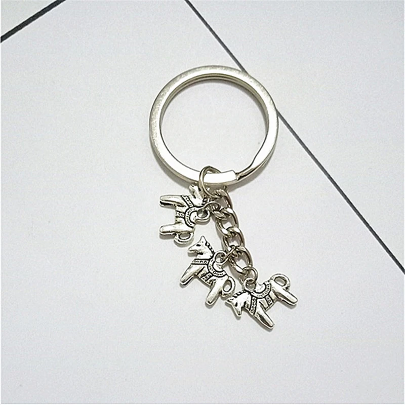 Dala Horse Key Ring Horse Keychain Animal Jewelry Gift Cartoon Horse Keychain for Man Women Pendant Keychain