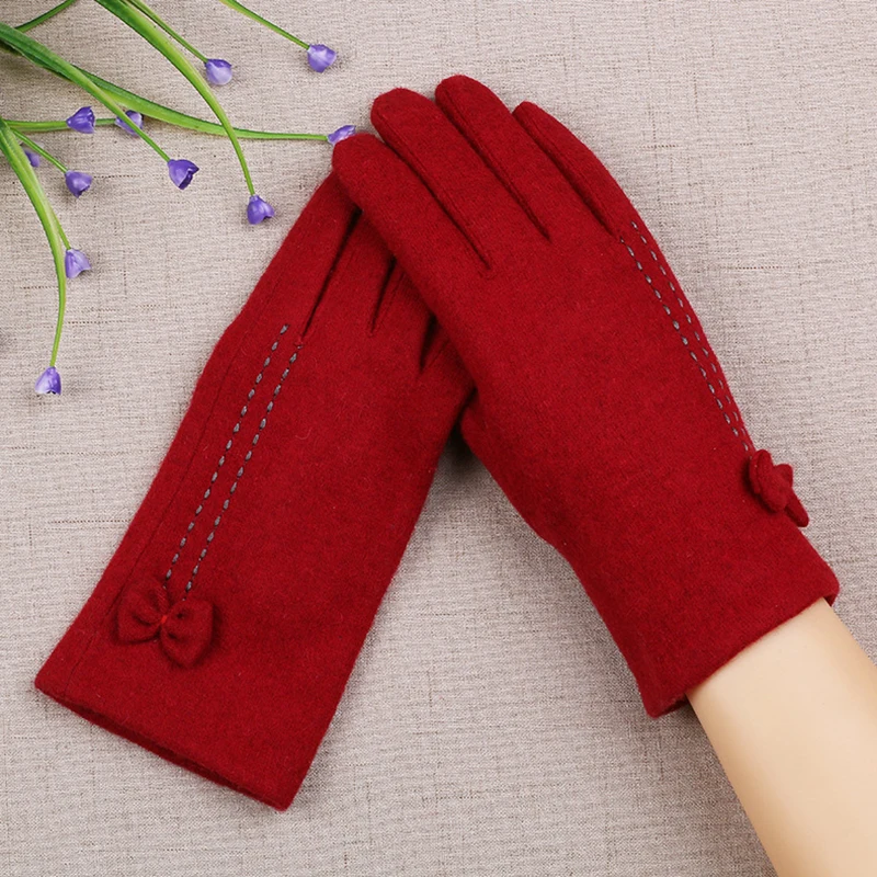 Women\'s winter touch screen gloves female Bow wool velvet thickening driving warm gloves Cashmere embroidery cycling gloves H99