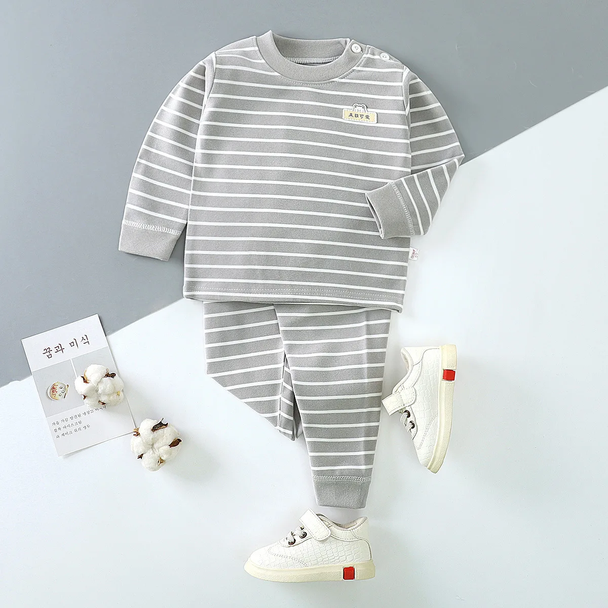 Conjunto de pijama a rayas para niños y niñas, camiseta de manga larga con cuello redondo y pantalones, ropa de dormir cálida para otoño, novedad de