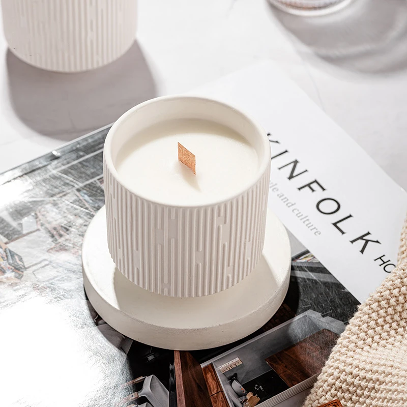 

Stripe White Ceramic Cup Wood Core Scented Candle with Gift Box 5.64oz Soy Wax Handmade Aromatherapy Candle Home Decoration