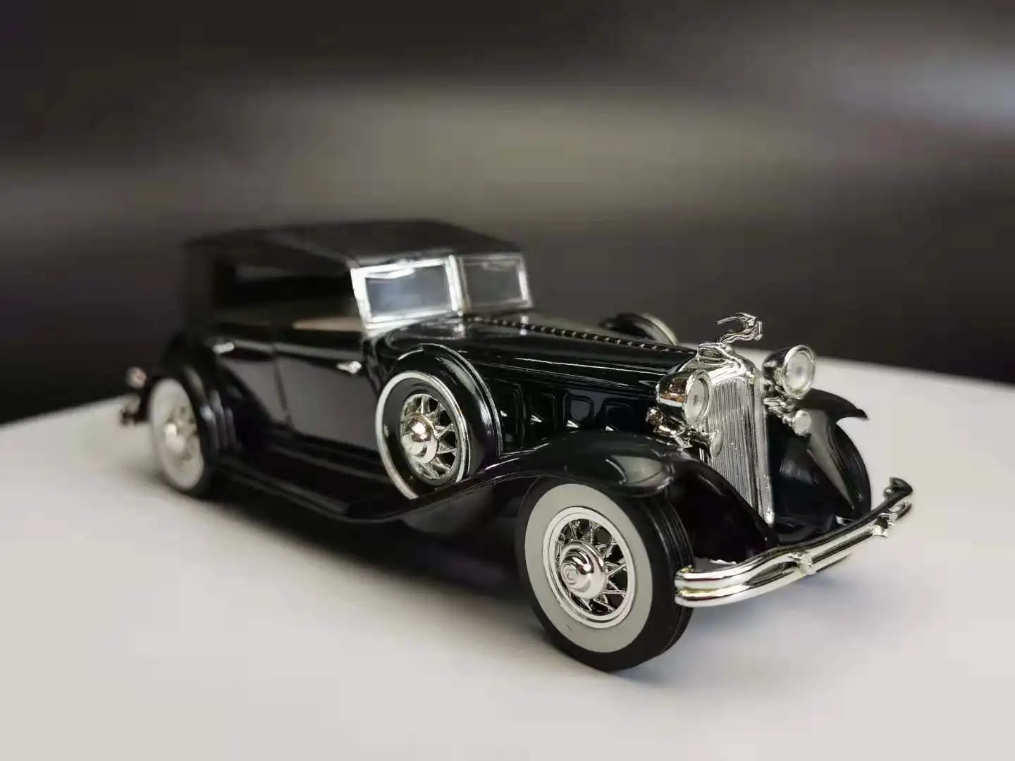 1:32 Scale American Luxury Cars 1932 CHRYSLER LEBARON Classic Car Model Metal Die-Cast Simulation Toy Vehicle Collection Gift