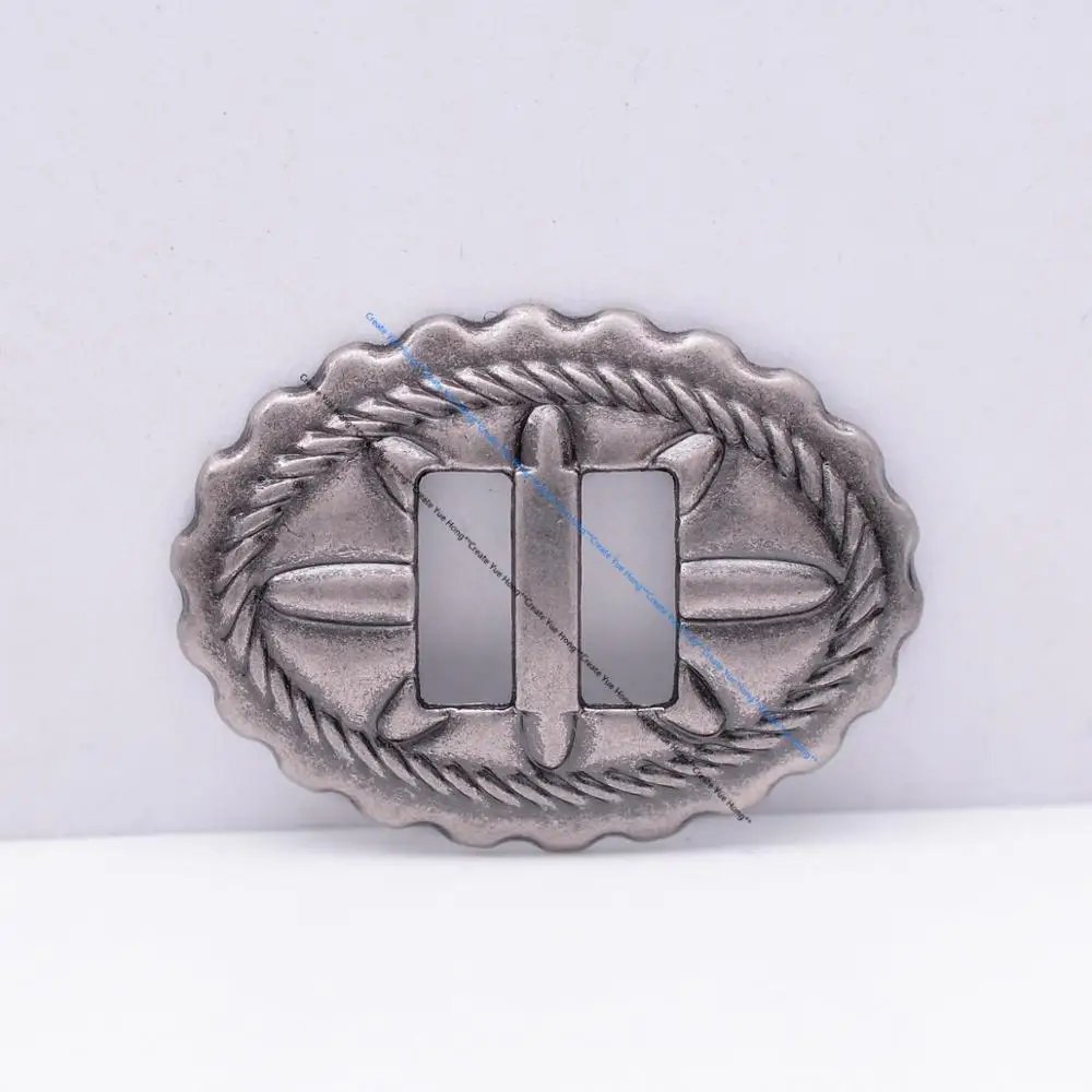 Jakość Antyczne srebrne siodła Western Southwest Skórzany pasek Kwiat Owalne szczelinowe Conchos 32 * 24 mm