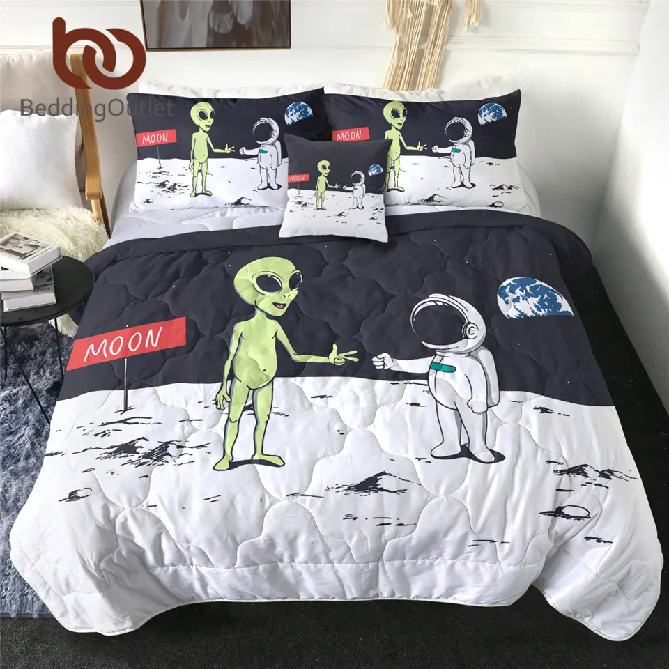 BeddingOutlet Alien Summer Quilt Moon Astronaut Comforter Bed Cover Finger-guessing Quilting Home Textiles Stars Cartoon Bedding