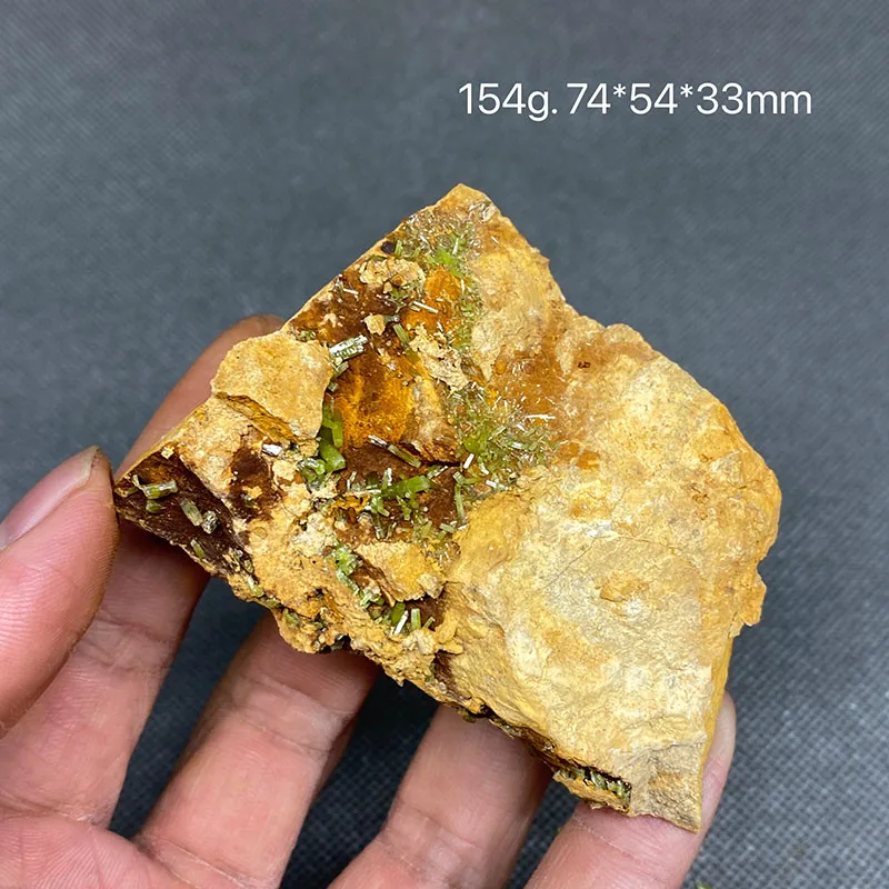 

Natural pyromorphite Raw mineral specimens cure crystal