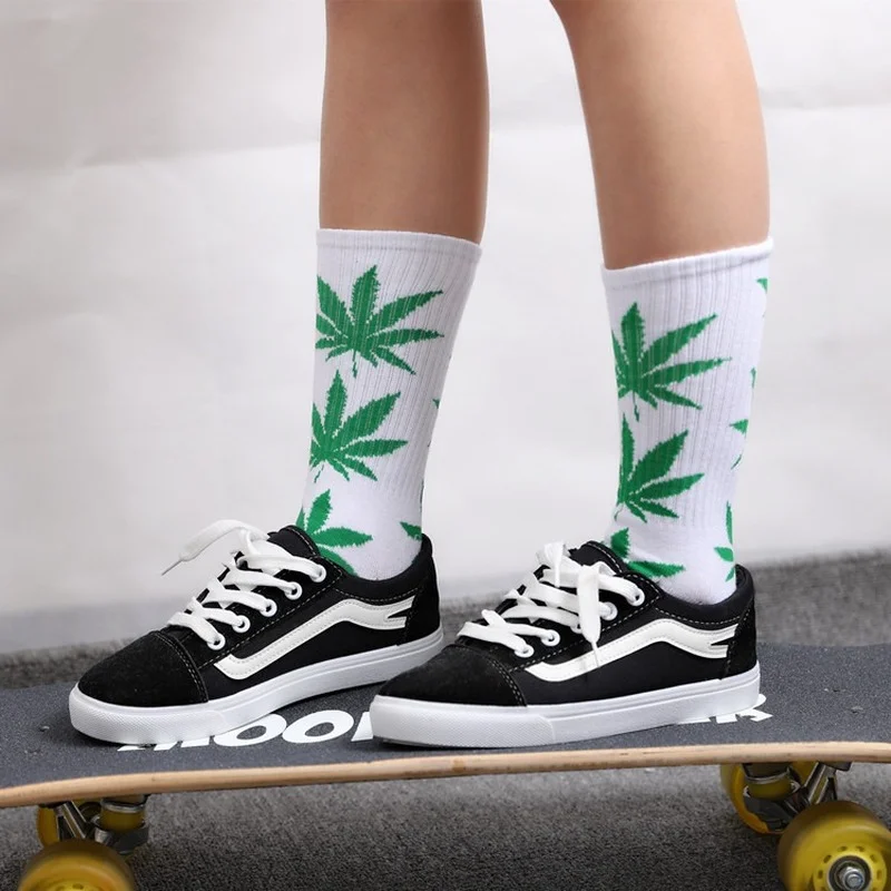 Maple Leaf Socks Men\'s and Women\'s Cotton Socks South Korea Harajuku Style Skateboard Socks Ford