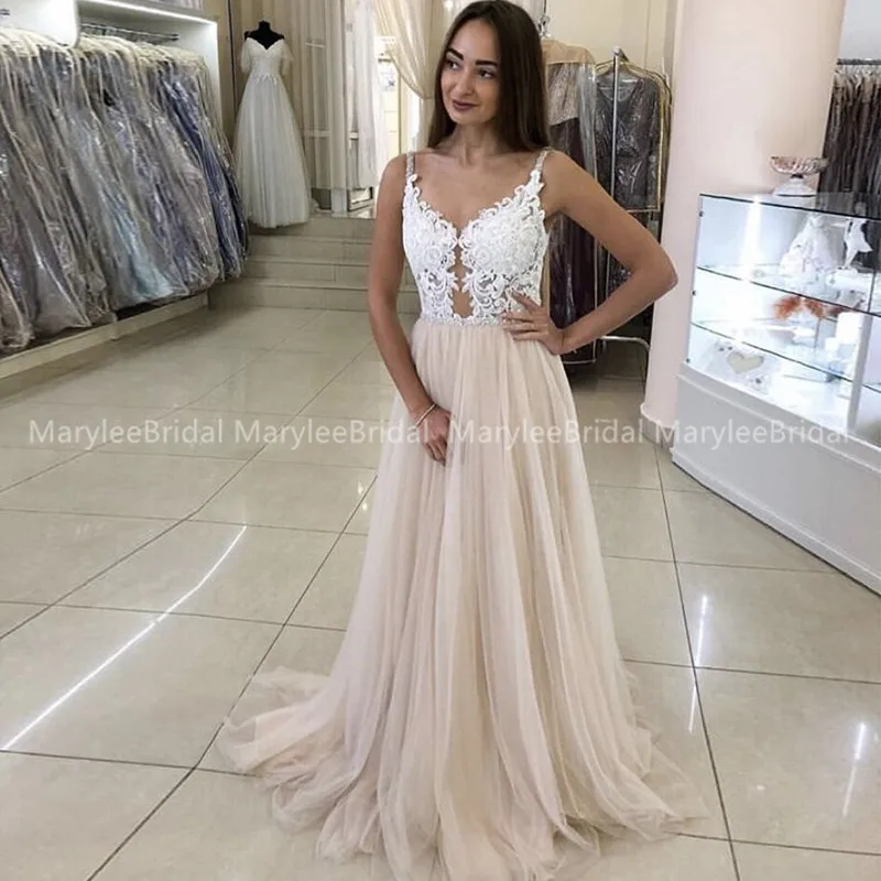 

Light Champagne Boho Wedding Dress With Ivory Appliques Spaghetti Strap Long robe de mariee See Through Tulle Beach Bridal Dress