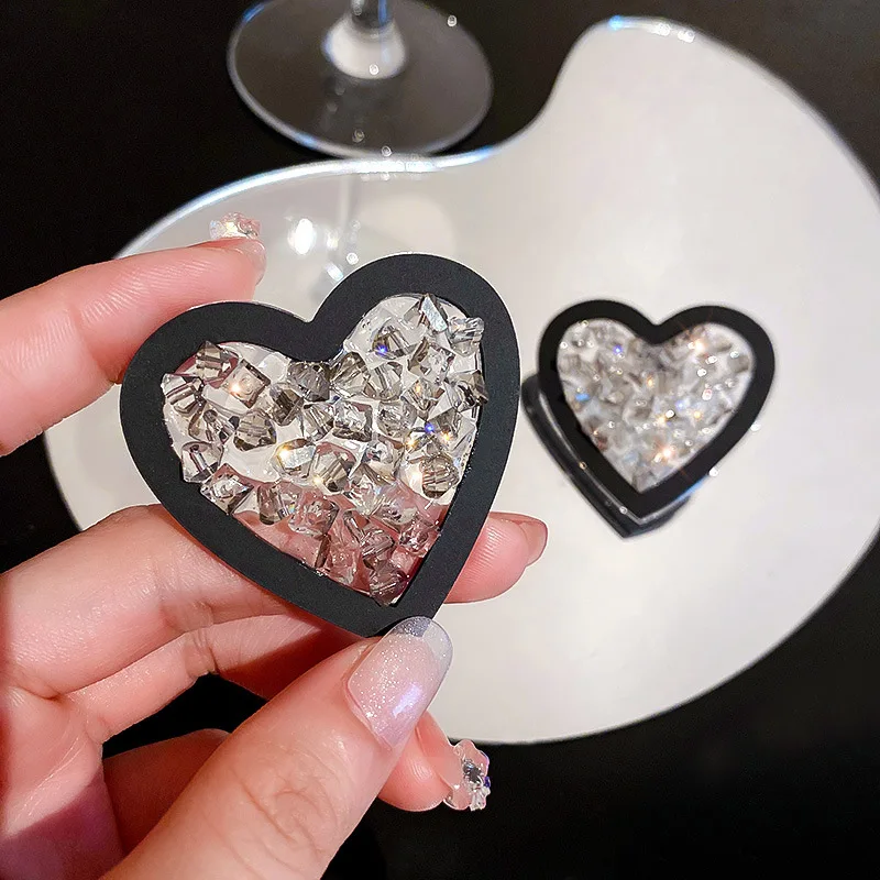 2Pcs Vintage Hyperbole Irregular Glass Black Heart-shaped Stud Earrings For Woman Luxury Party Unusual Earrings Fashion Gift