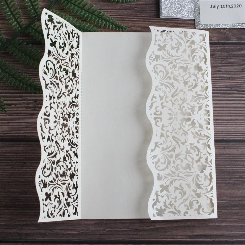 Elegant wedding invitations ivory laser cutting flower design personalized invite glittery silver backing belly band 50 pcs