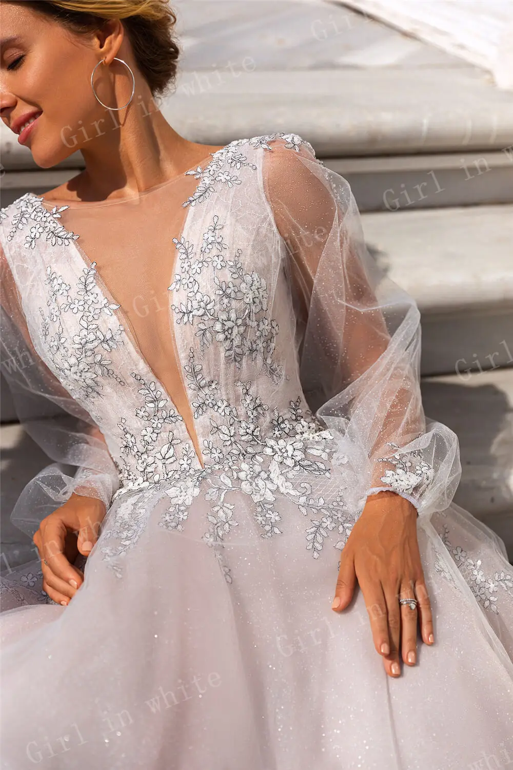 Off białe eleganckie koronkowe suknie ślubne pełna rękaw suknie ślubne z cekinami Vestido De Novia linia głębokie V Neck robe de mariée