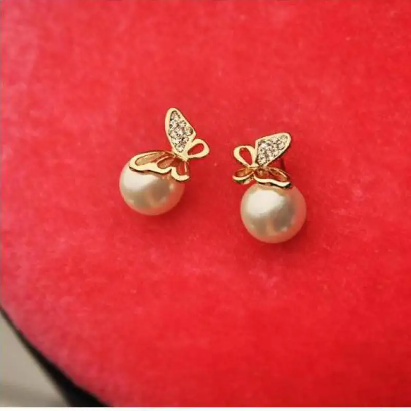 Korean Fashion New Earrings Wild Small Fresh Butterfly Pearl Earrings Women\'s Temperament Shine Popular Jewelry Wholesale