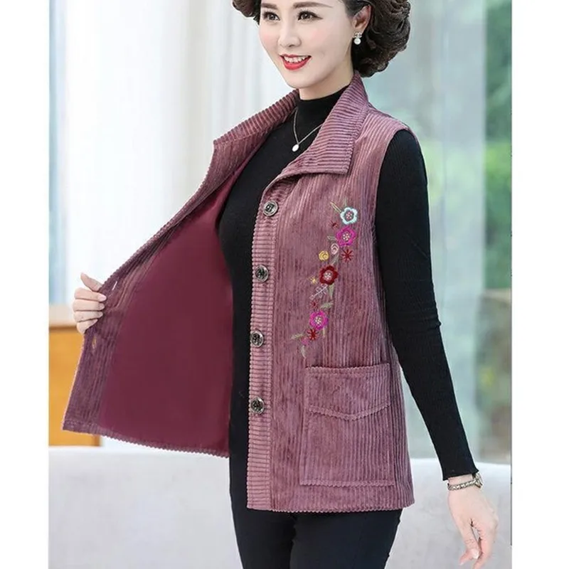 Middle-aged mothers Corduroy Waistcoat Spring Autumn New Plus size Embroidery Sleeveless Outwear Jacket Female Short Vest Coat