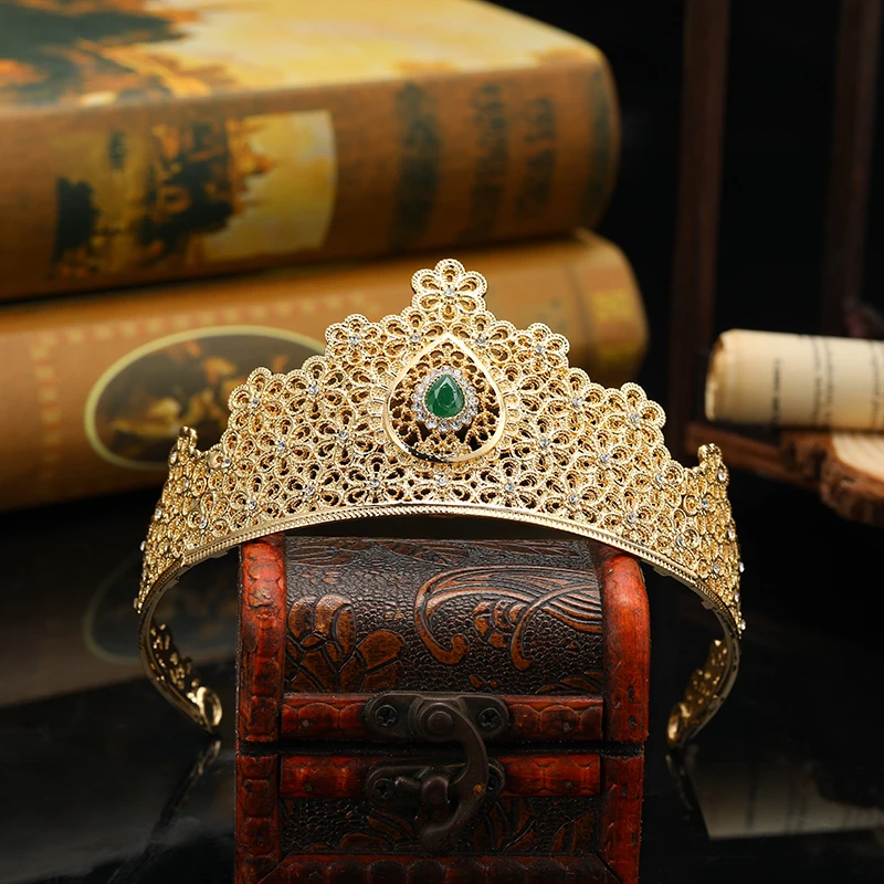 Vintage  Court Style Carved Metal Crown Elaborate Decoration Crystal  Headband Jewelry Women's Wedding Dress Hair Accessories