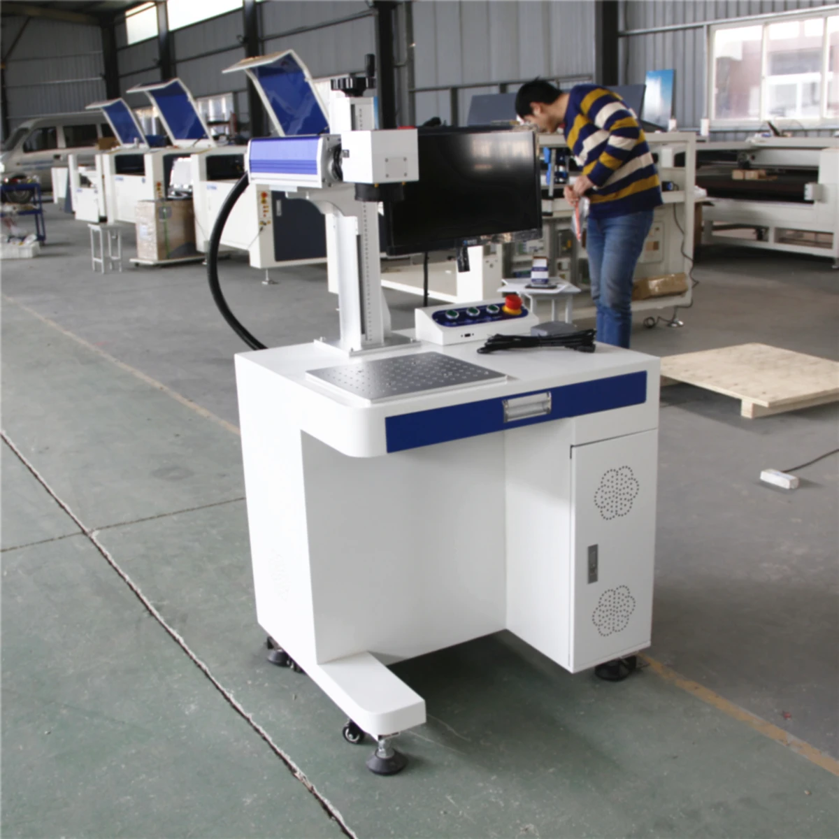 Macchina per incisione Laser a fibra di fabbrica ROBOTEC Jinan per metallo/acciaio/pietra/marmo 110*110MM 50W prezzo della macchina per marcatura