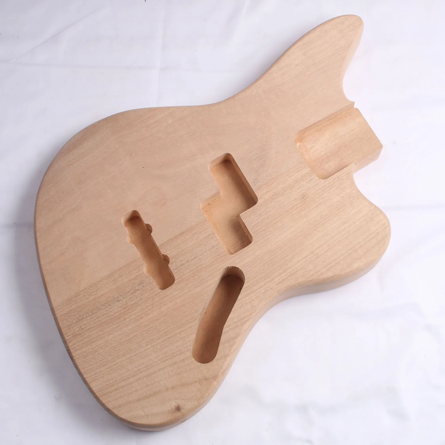 Okoume wood jaguar bass body