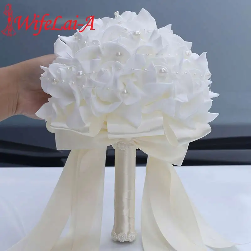 

WifeLai-A Cheapest PE Rose Bridesmaid Wedding Foam Flowers Rose Bridal Bouquets Pearls Beaded Wedding Bouquet De Noiva W2017E