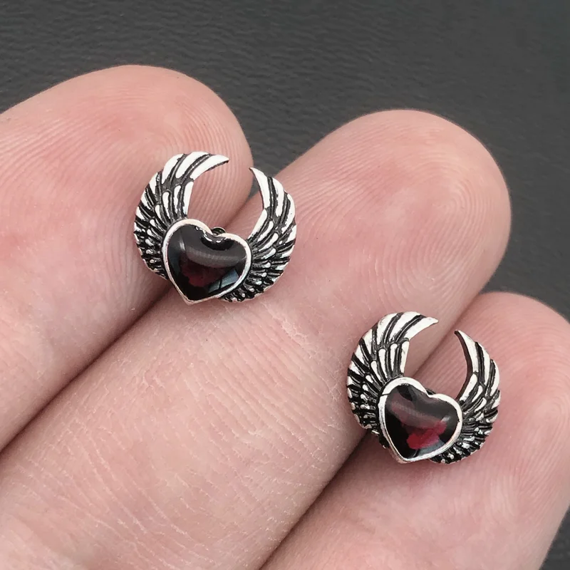 Indie Gothic Silver Colour Vintage Blood Red Heart with Wings Ear Studs Aesthetic E Girl Goblincor E Boy Earings Y2k Jewelry