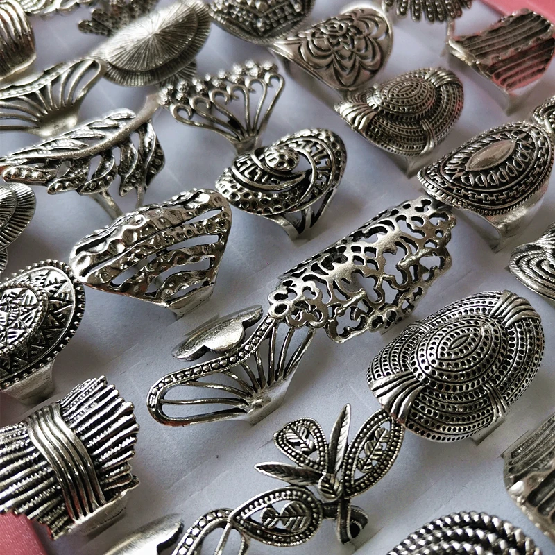 Wholesale Rings 25Pcs Lot Bulk Flower Rings For Women Female Mix Style Vintage Metal Alloy Silver Carved Plated Fashion Jewelry