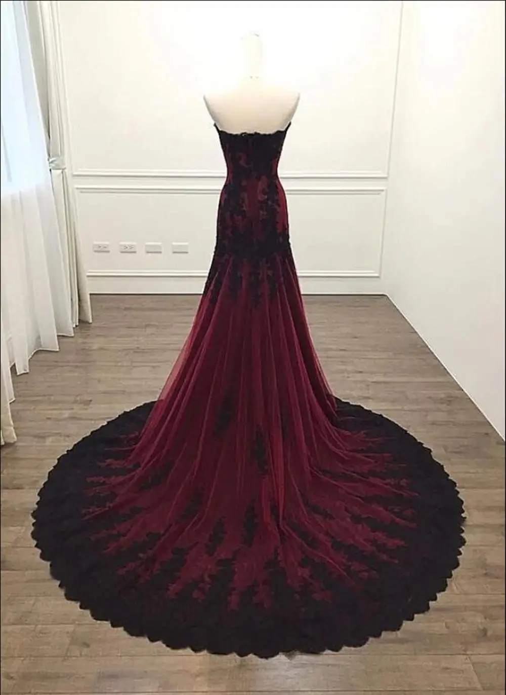 Abito da sposa gotico rosso nero e bordeaux Vintage sirena Sweetheart Lace Tulle abiti da sposa vittoriani Non bianchi abiti da sposa