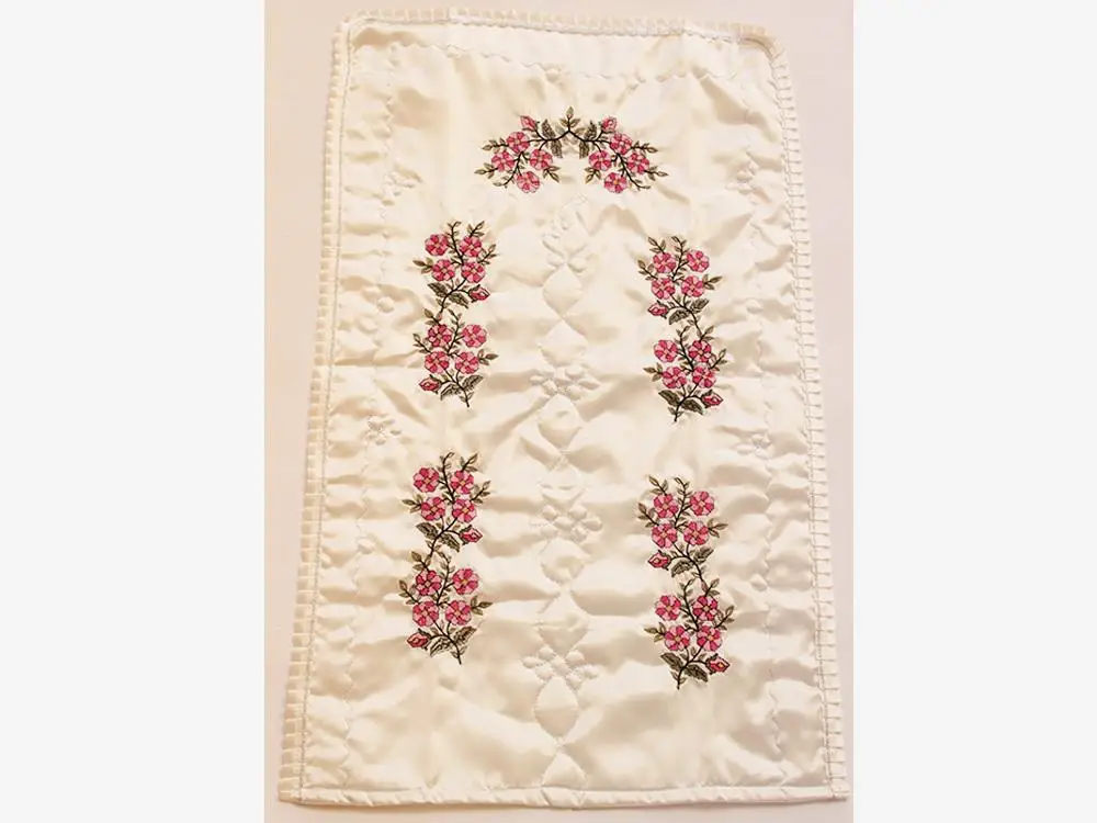 Pink Daisy Embroidered Satin Prayer Rug