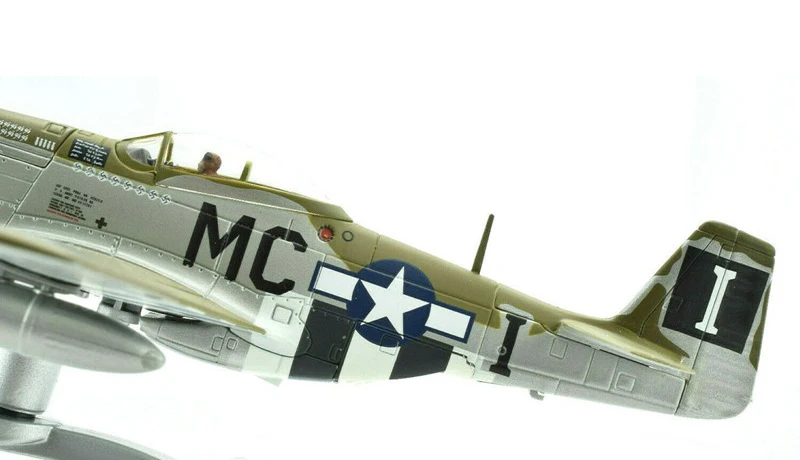 Fine 1 / 72 World War II US p-51d fighter model  Aa27706 alloy model