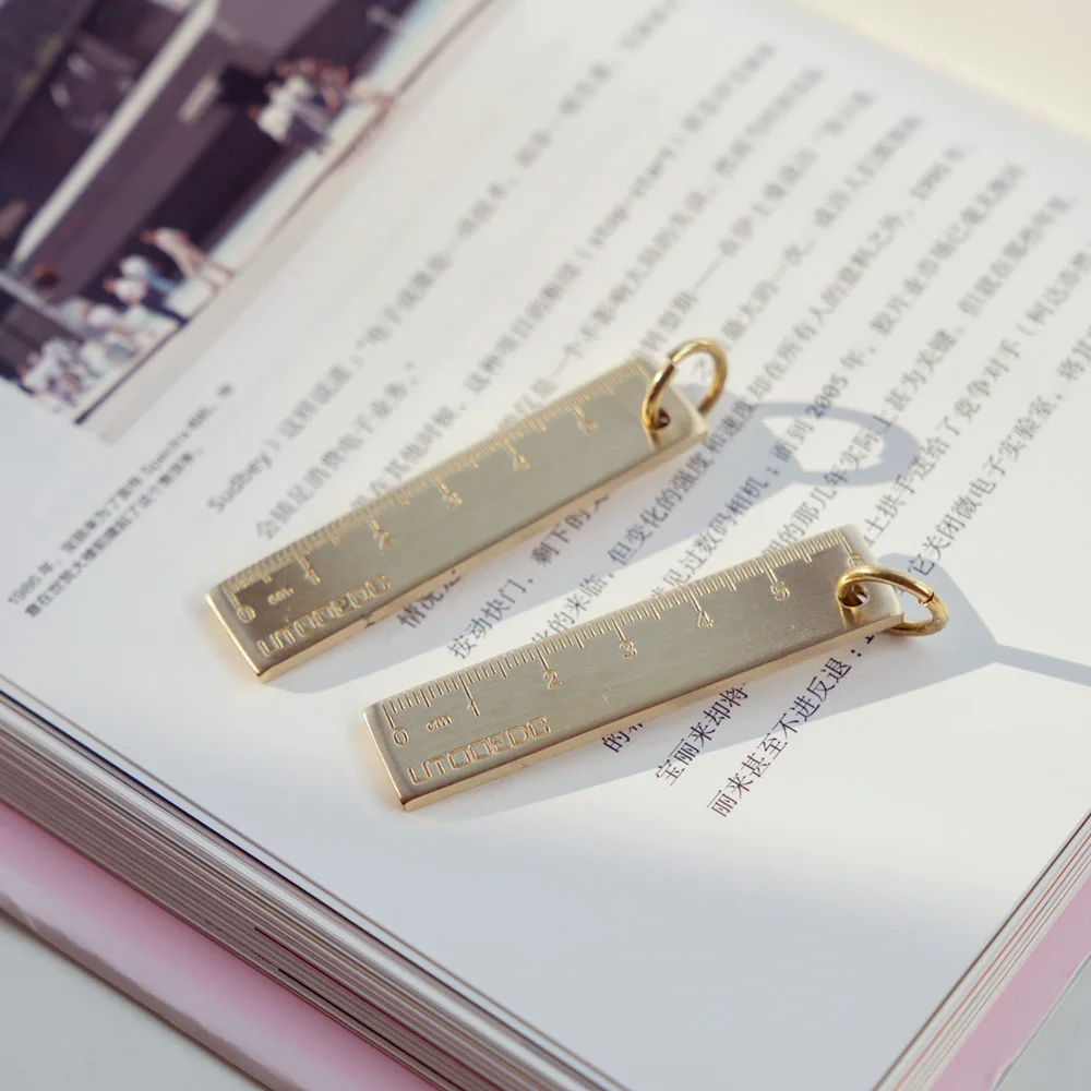 TUTU Multi-function key 6cm Brass Ruler Metal Copper Bookmark Straight Ruler For Leather Notebook School Office Tool H0433