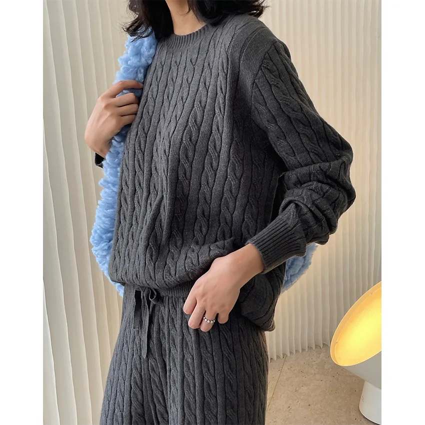 Autumn and Winter New Thickened Lazy Warm Twisted Sweater Loose Thin and Comfortable Knitted Top for Women