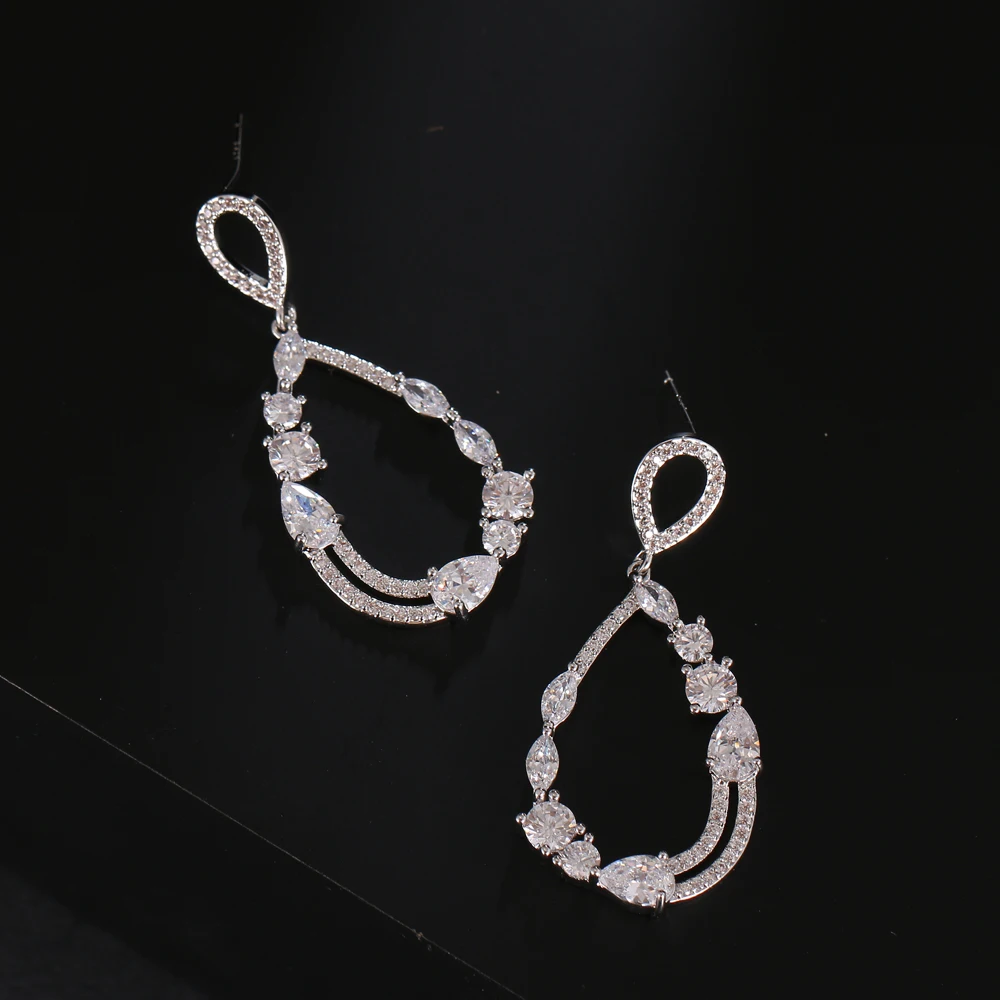 Bettyue New Arrival Classic Waterdrop-shape Earring Female Elegant Choice In Party Charming Decoration Hollow Out Style