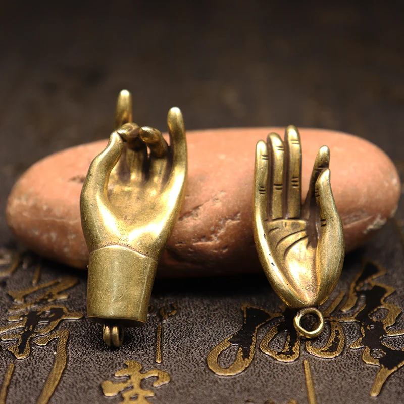 Retro Antique Copper Buddha Hand Lucky Pendants Jewelry Men Car Keychain Necklace Pendant Feng Shui Decorations Ornaments Crafts