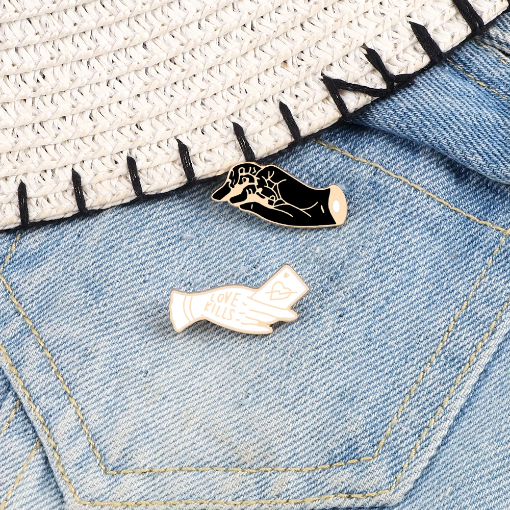 Couple Vintage Brooches Enamel Love Kills Black And White Hand Pins Badges Backpack Jacket Shirt Lapel Jewelry Gifts For Friends