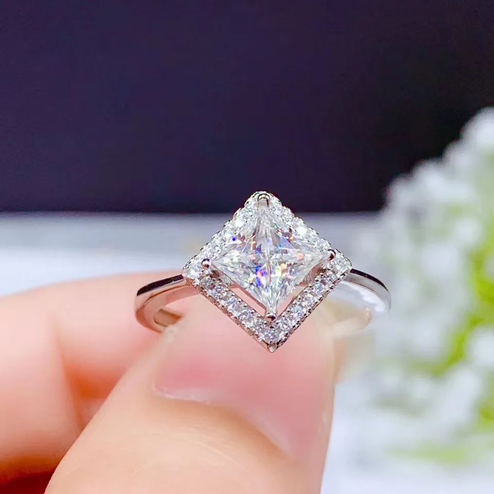 

moissanite 1 carat square diamond ring contains 925 sterling silver, beautiful color