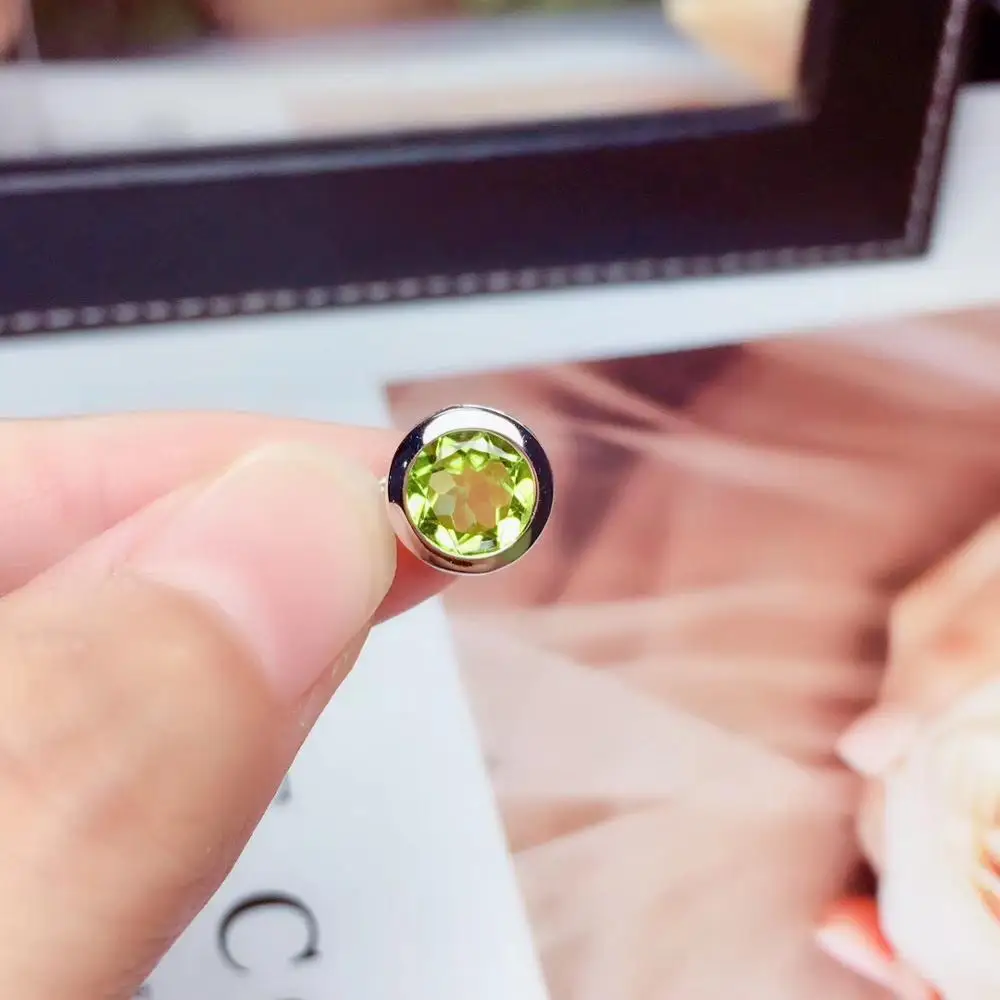 chic green peridot gemstone pendant for women necklace with silver fine jewelry  birthday anniversary gift  round green gem