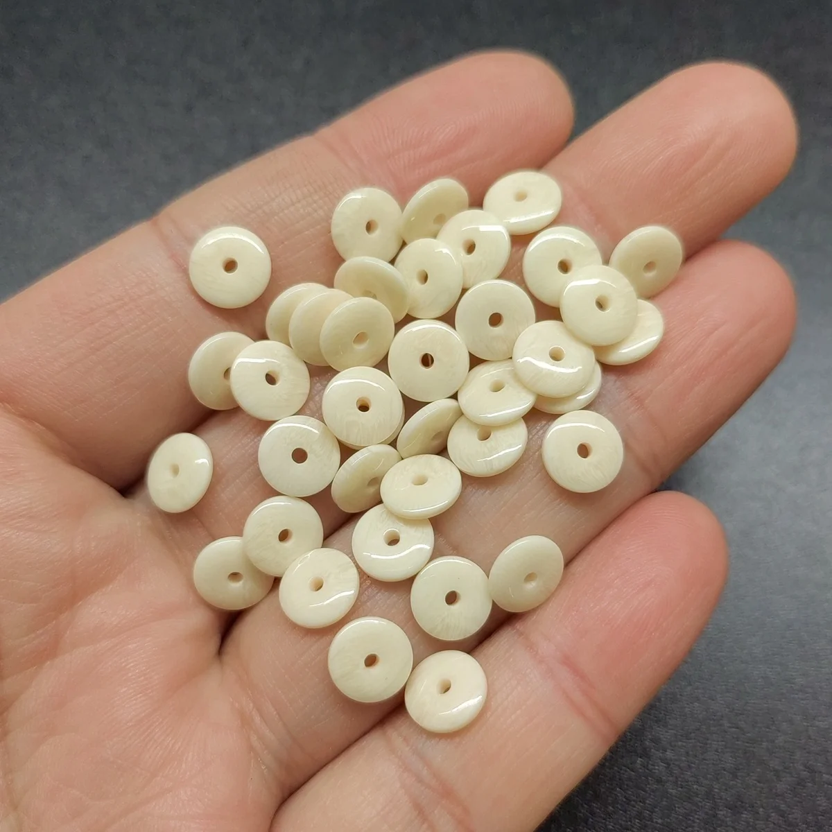 100 Stuks Beige Platte Ronde Hars Hars Imitatie Ivoor 6Mm 8Mm 10Mm 12Mm Losse Spacer Kralen groothandel Veel Voor Sieraden Maken