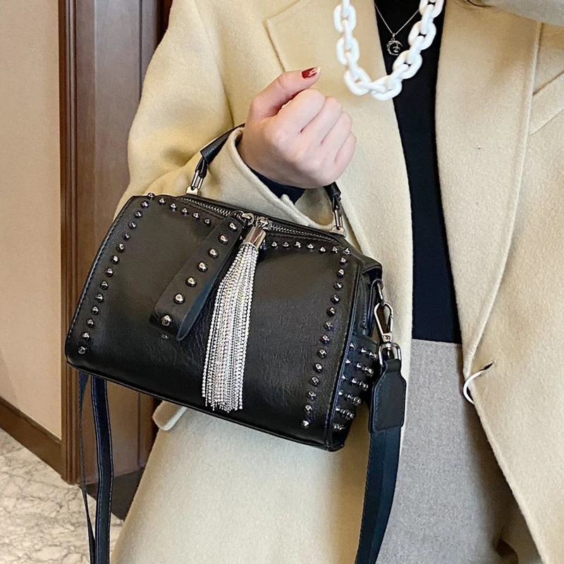 Diamonds Women Shoulder Bag Luxury Pu Leather Women Tote Handbags 2021 Brand Designer Small Messenger Bags Rivets Bolsa Feminina