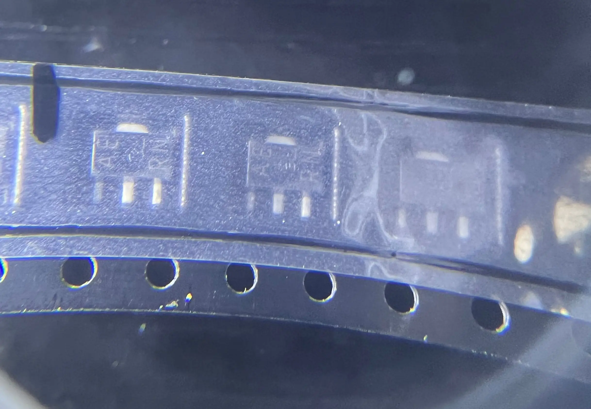 

50 ~ 100 шт./лот 2SB1424 AER SOT-89 100% новый оригинальный Бесплатная доставка