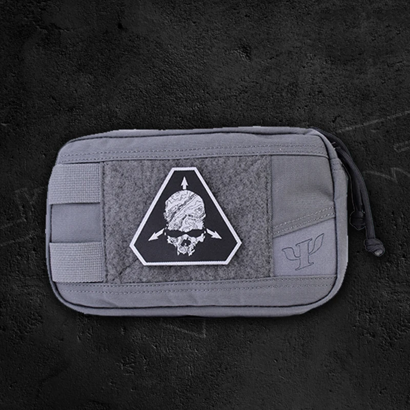 Parche táctico MOLLE para casco y equipamiento militar - imagen 4