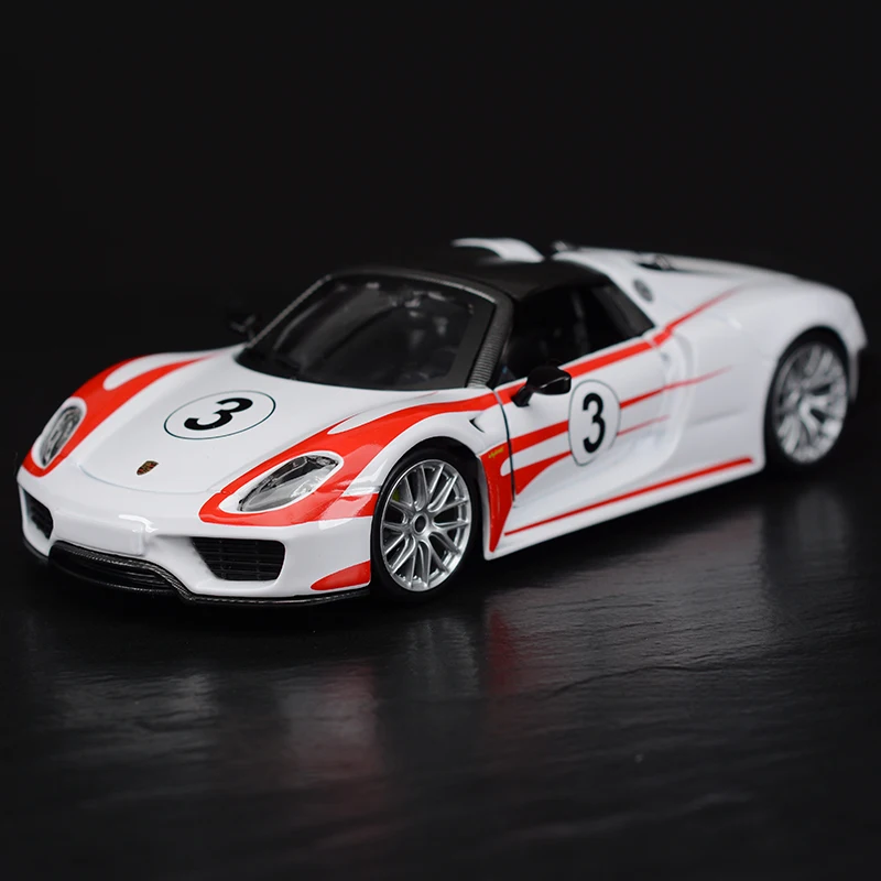 Bburago 1:24 Porsche 918 Weissach Sports Car Static Die Cast Vehicles Collectible Model Car Toys