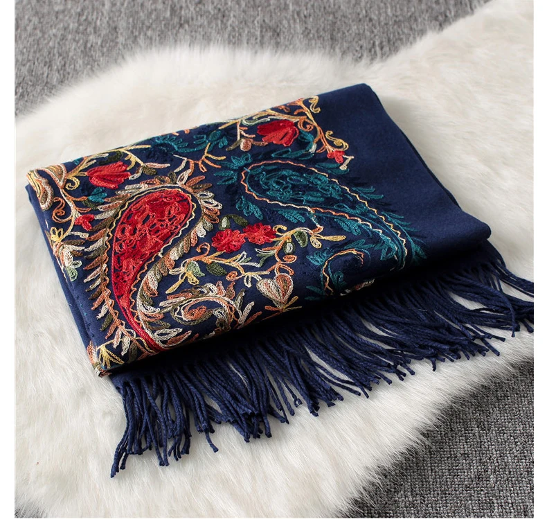 Luxury brand New women scarf high quality Embroider Flower winter cashmere scarves lady shawls wraps female pashmina echarpe