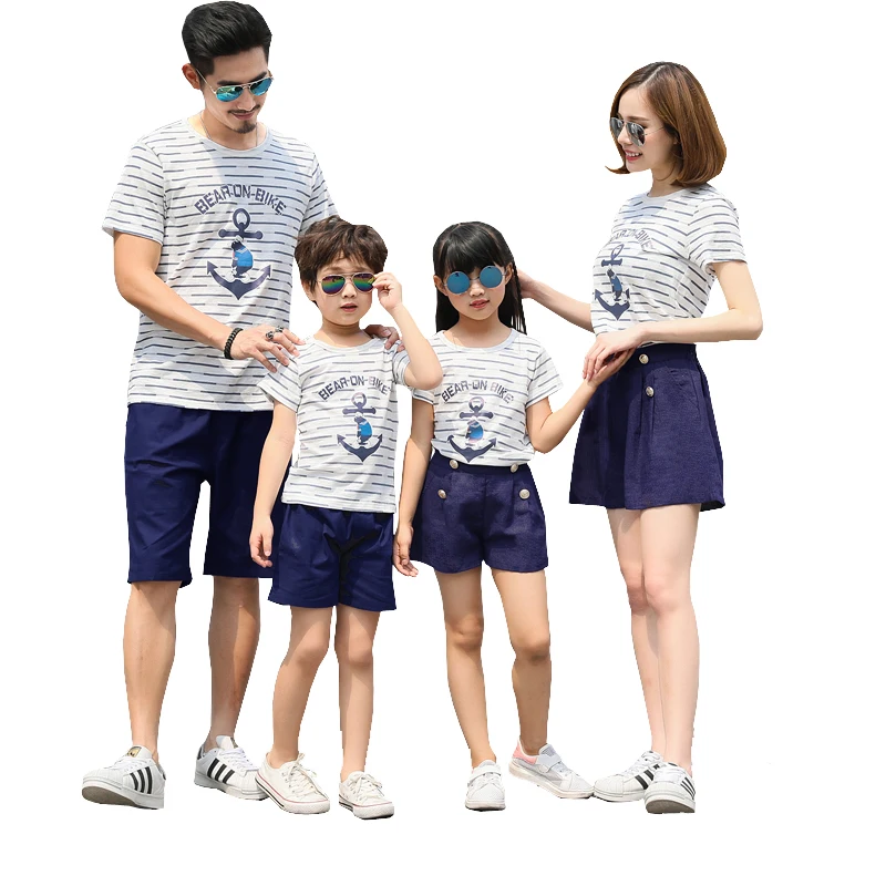 

Family Matching Outfits Summer Mum Daughter Dad Son Matching T-shirts & Shorts Holiday Seaside Beach Matching Couple Outfits