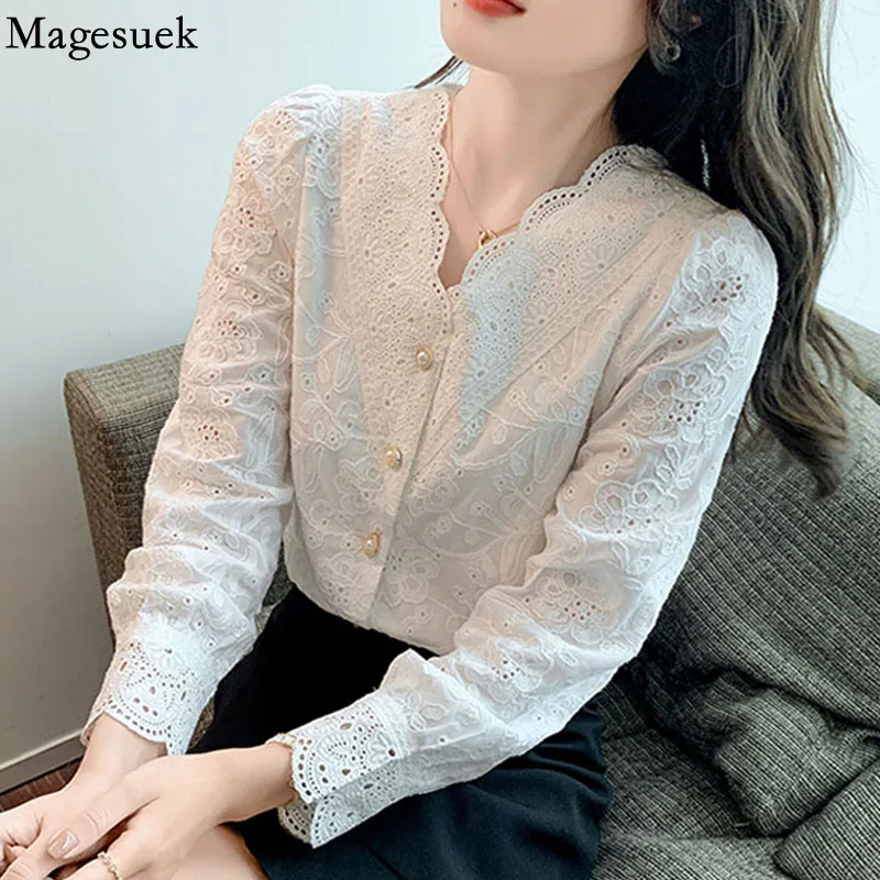 

French Hollow Out Flower Loose Women's Shirt Early Autumn V Neck Lace White Blouse for Women Sweet Long Sleeve Top Blusas 16844