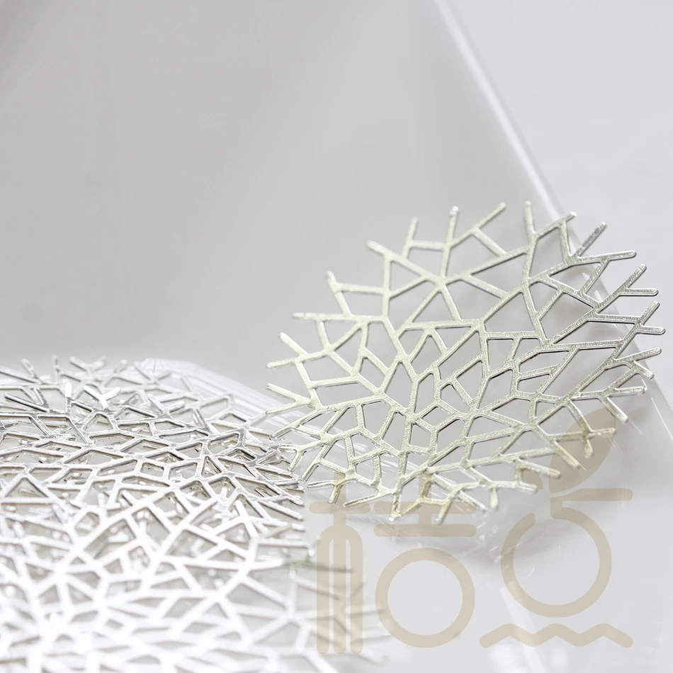 DIY Supply-Solid Brass Finding Snow Flake - 30mm (4169C)