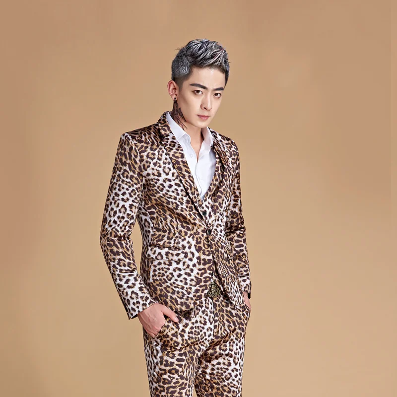 

DJ Nightclub Leopard Printed Men Suit Set Casual Slim Fit blazer Skinny Pencil Pants Fashionable streetwear Male Two Piece Suits