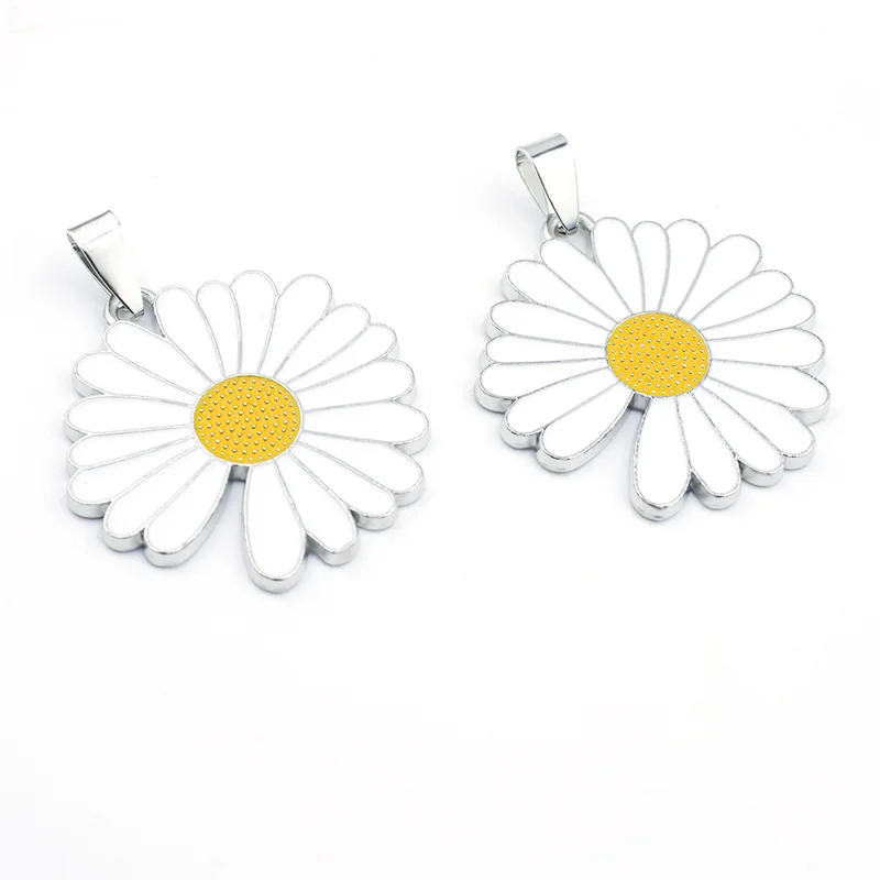 Trendy Elegant Daisy Flower Pendant Necklace Women Men Jewelry Charm Daisy Necklace Korean Popular Gift High Quality Accessories