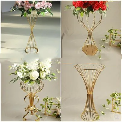 Wedding props, iron art, small man waist, decorations, wedding flower utensils, T stage guide, flower rack geometry Guide