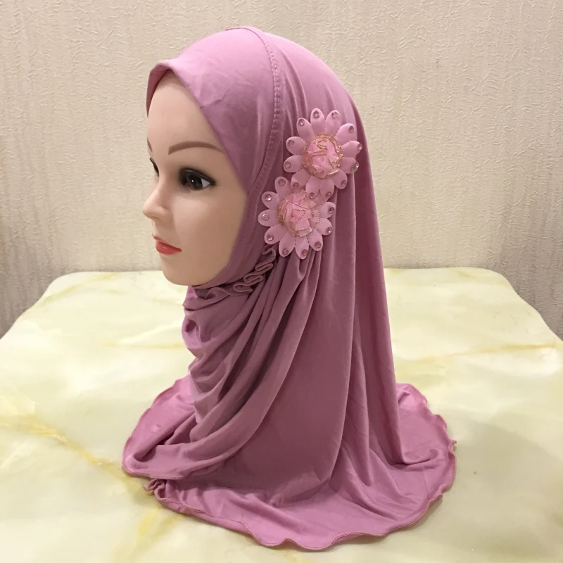 Beautiful Small Girl Hijab Scarf with Flowers Fit 2-7 Years Old Muslim Kids Pull On Islamic Scarf Shawl Headscarf Wholesale 50cm