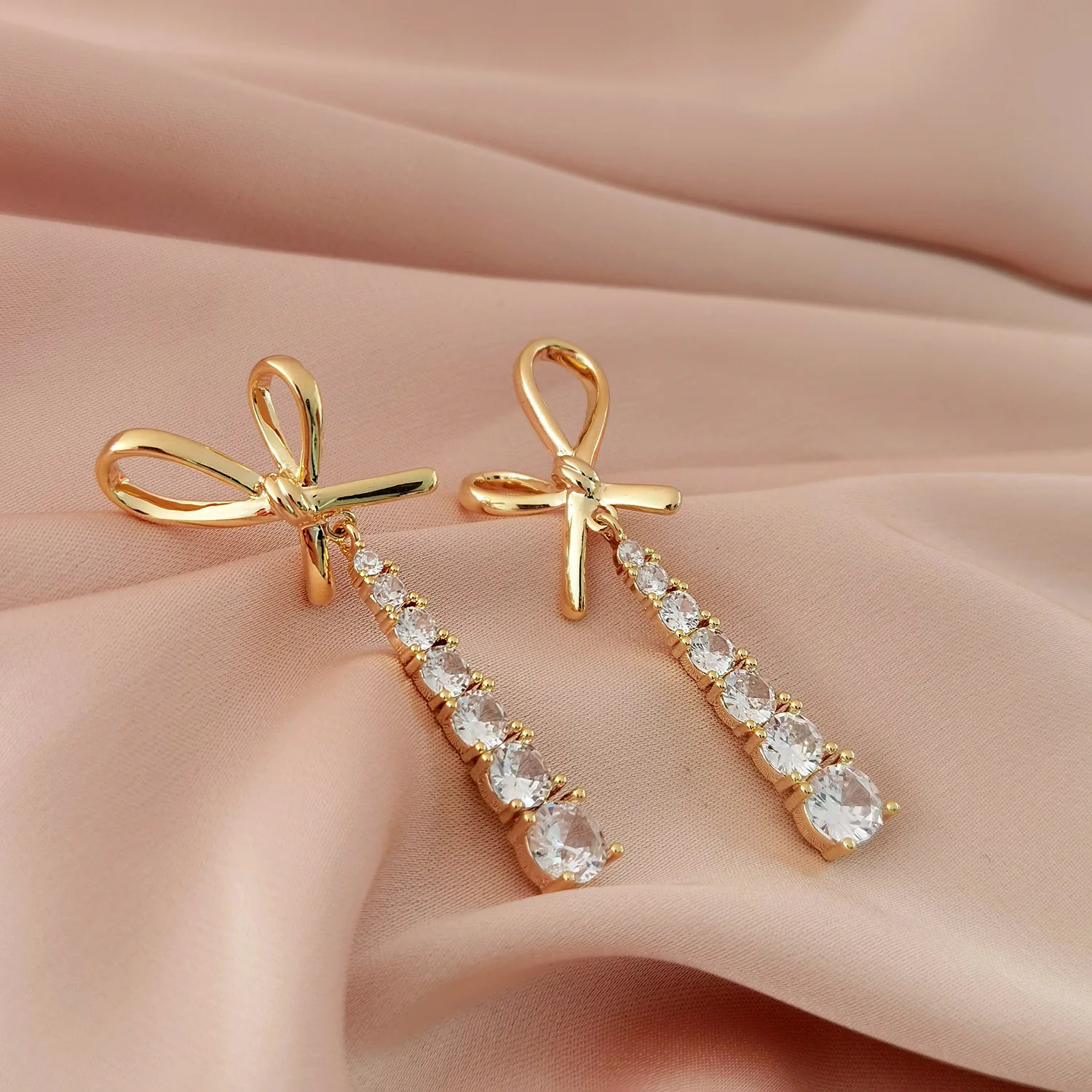 Minimalist 14K Gold Jewerly ECO Brass Knot With Zircon Earrings With Gold Filled South Korea Jewelry for Women HYACINTH Hotsale