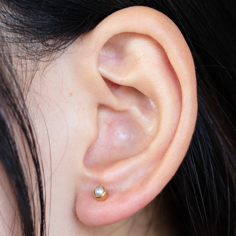 2PC 16G Sterilized Imitation Pearl Stud Earrings Surgical Steel Ear Piercing Tragus Cartilage Studs Gold Plated for Piercing Gun