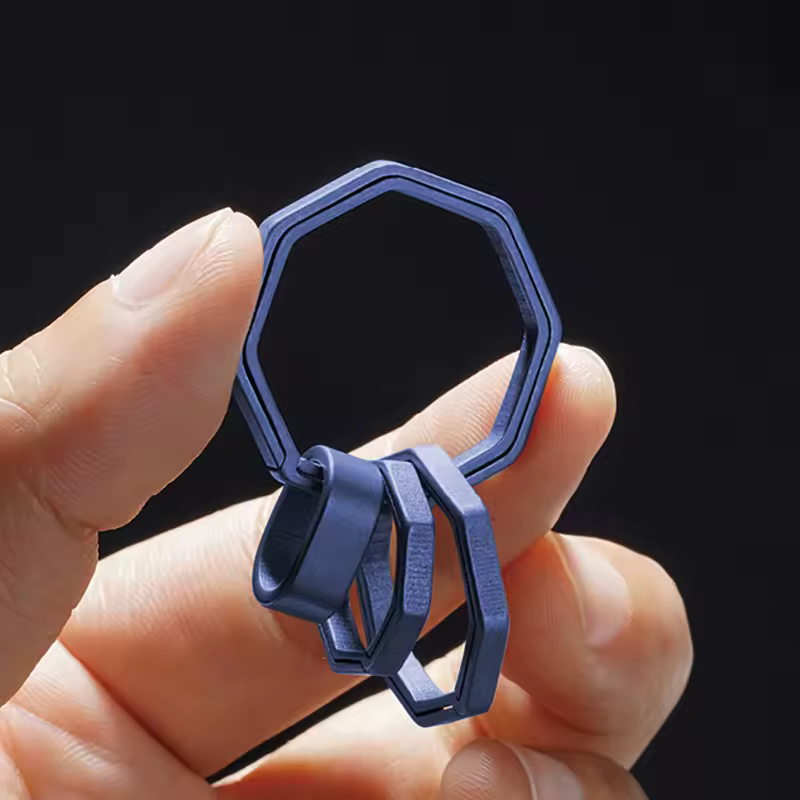 Llavero de titanio auténtico, llavero de titanio súper ligero tostado azul TC4 para llavero, herramienta de extracción rápida, llavero creativo