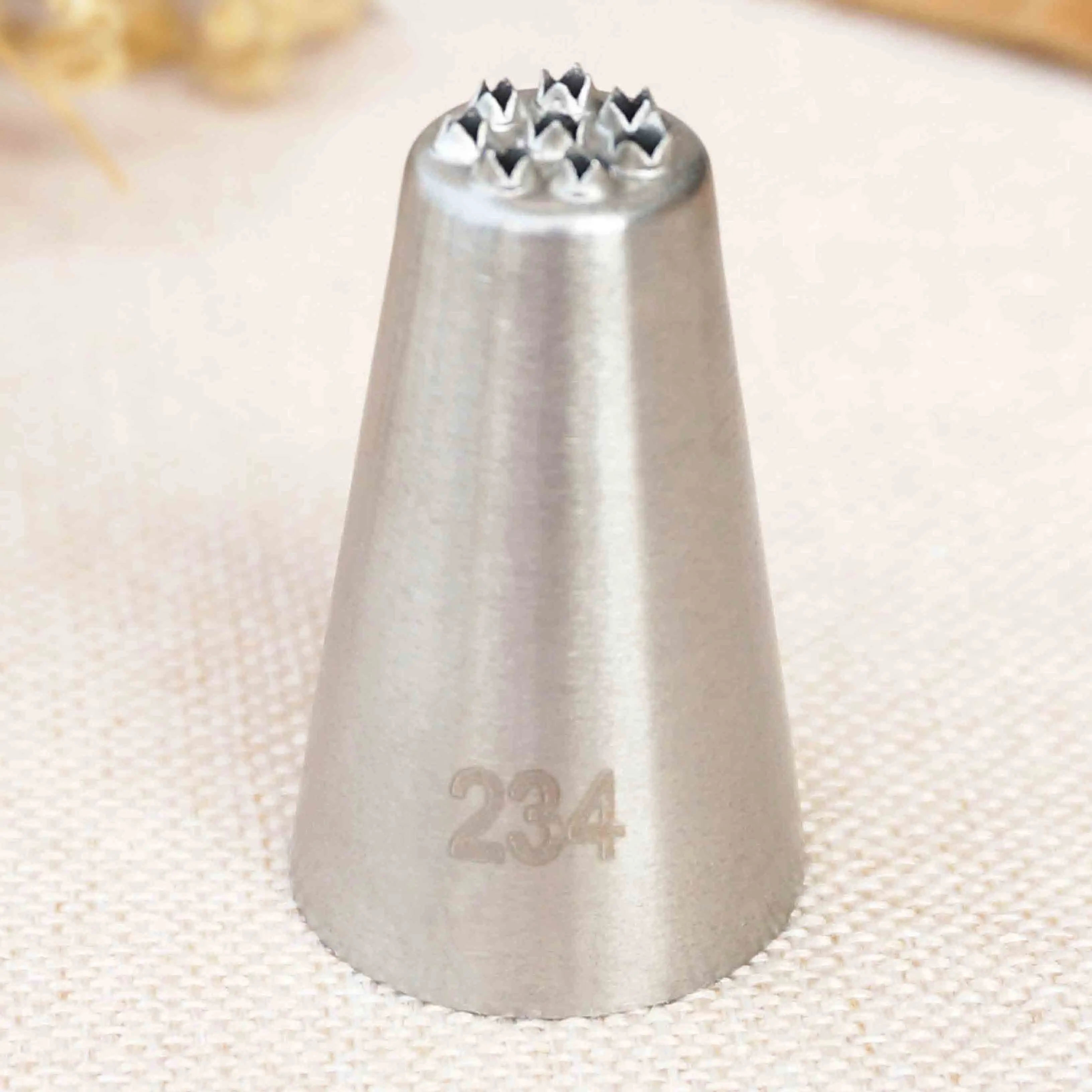 #233 #234 #235 Multi-Open Nozzle Icing Tip Stainless Steel Piping Nozzles Cup Cake Decorating Cream Mouth For Grass Mont Blans