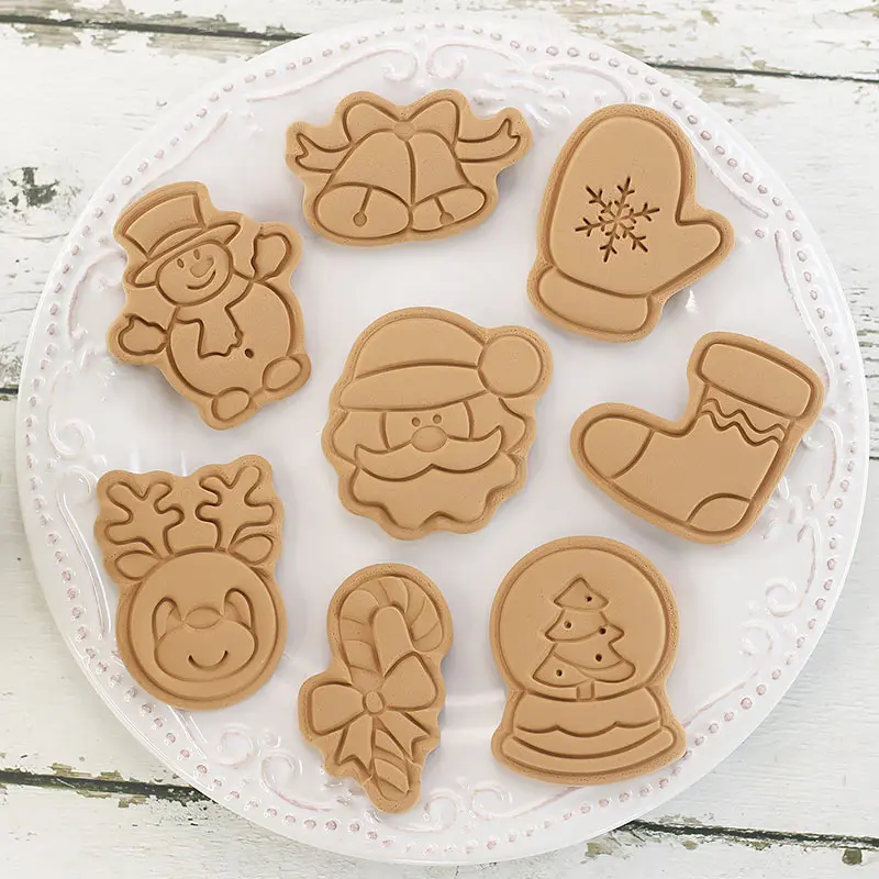8 Pcs/Set DIY Cartoon Biscuit Mould Christmas Cookie Cutters ABS Plastic Baking Mould Cookie Tools Cake Decorating Tools